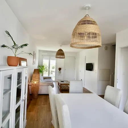 Charmante Maison Avec Piscine *