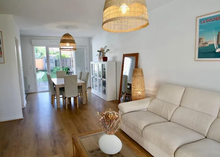 Charmante Maison Avec Piscine *