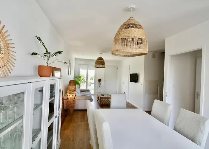 Charmante Maison Avec Piscine *